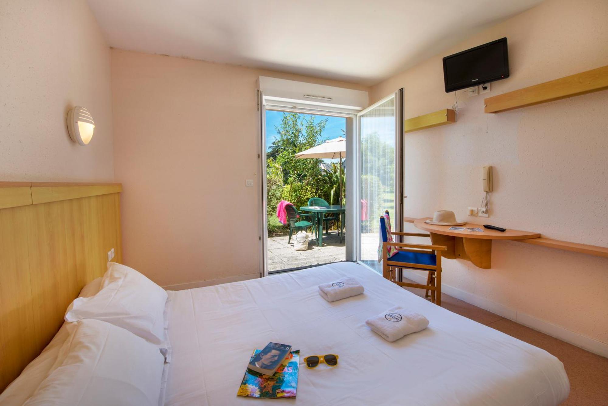 Domaine De Port Aux Rocs Hotel เลอครัวซิก ภายนอก รูปภาพ